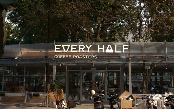 Every Half Coffee Roasters - Ngọc Hà